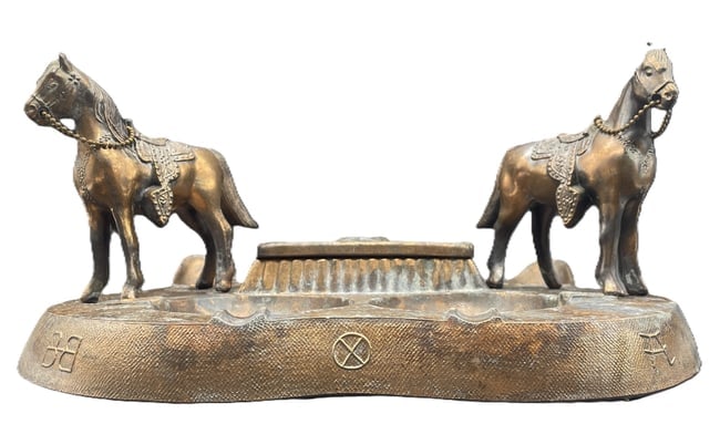 Vintage Cast Western, Equestrian Theme Two Horse Double Pipe Rest & Ashtray w Cast Covered Box: Date/Period: approx 1940-50's Dimension: approx. 6 tall x 12.5 x 10 Material: metal Additional Information: Vintage Cast Western, Equestrian Theme Two Horse Double Pipe Rest & Ashtray w Cast Covered