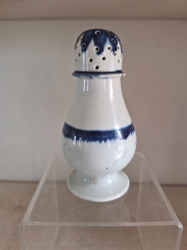 Pepper pot, England c. 1820: Pearlware with heavy cobalt. Base chip as shown. Can be used. Shipping: Domestic: Shipping rates are determined by destination International: Foreign shipping rates are determined by destination.