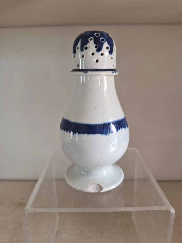 Pepper pot, England c. 1820 - 2