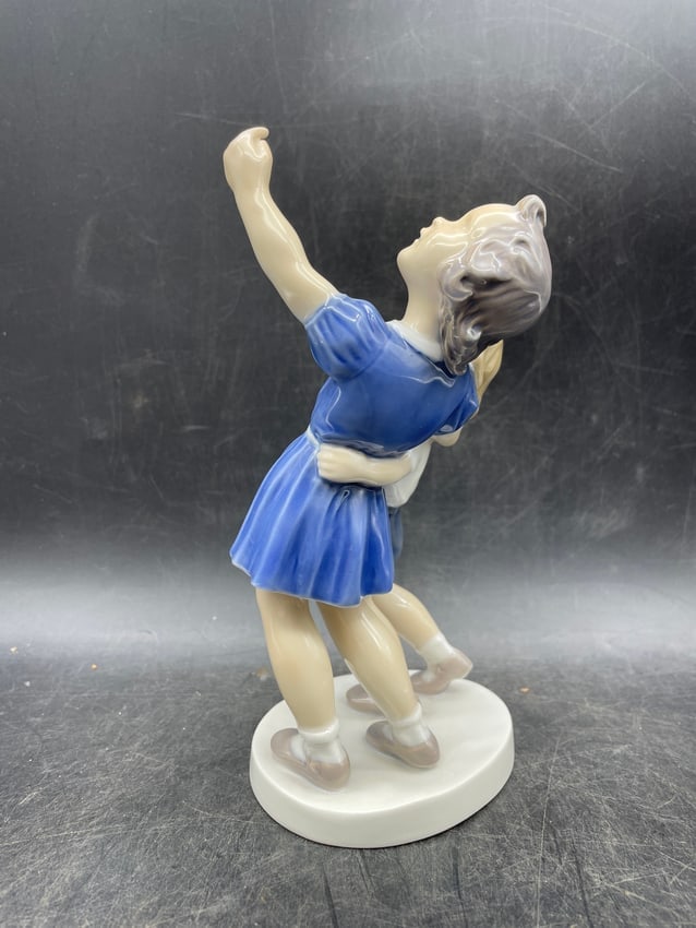 Bing and Grondahl Copenhagen Denmark Porcelain Figurine Throw Back The Ball - 6