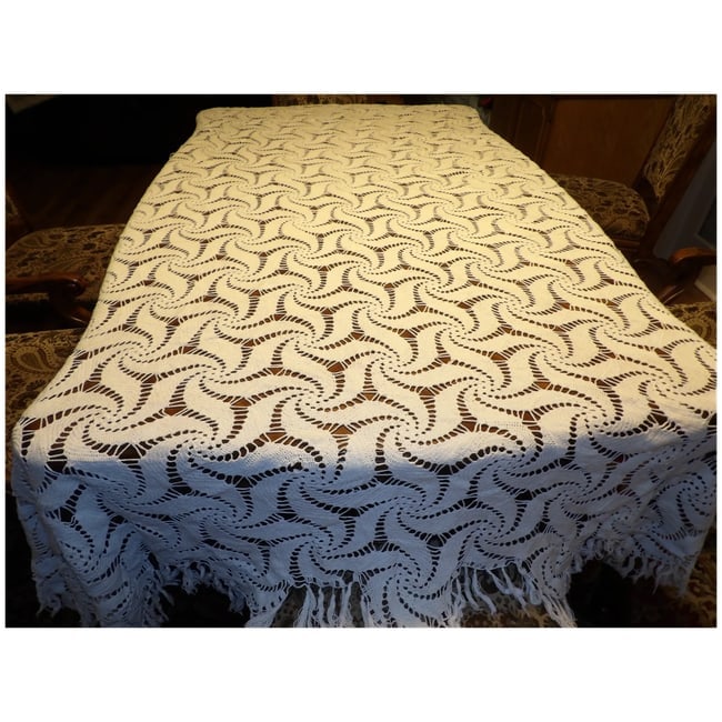 Vintage 1970's Hand Cochet Tablecloth/Bedspread - 4