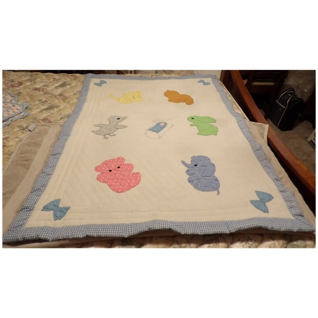 Machine Made Kids Baby Crib Quilt with Animals - 2
