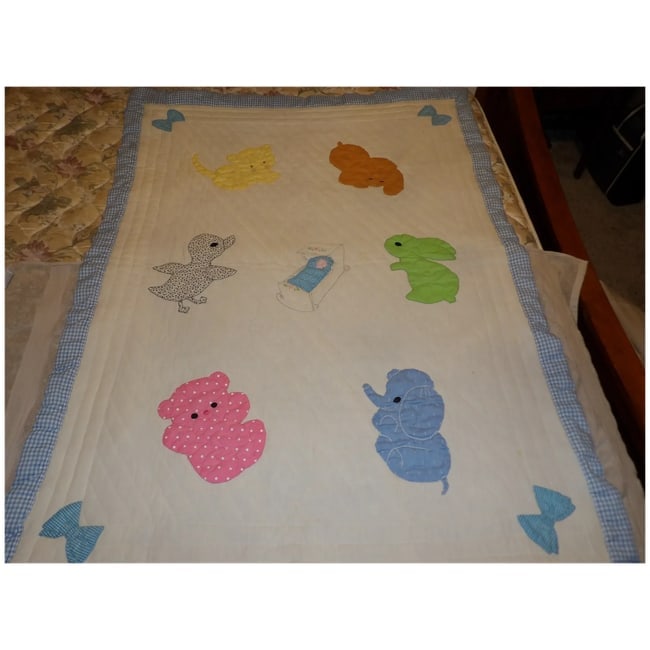 Machine Made Kids Baby Crib Quilt with Animals - 3