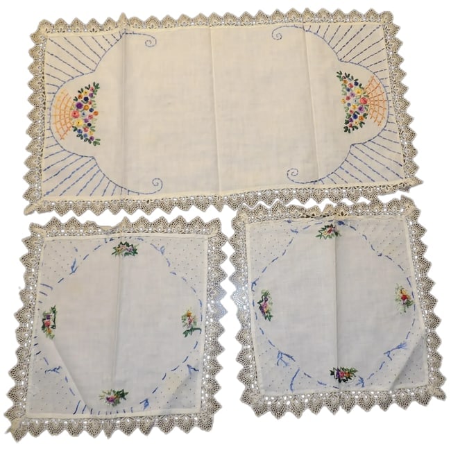 Southern Style Dresser Scarf: This Southern Style embroidered Dresser Scarf measures 23 x 12 1/2" and is without stains or rips. Excellent condition. Add a touch of nostalgia to your house with this beautiful embroidered scarf. Co