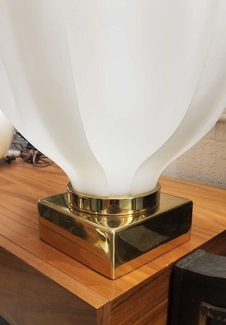 Oversized Acrylic Tulip Lamp in the style of Roger Rougier - 11