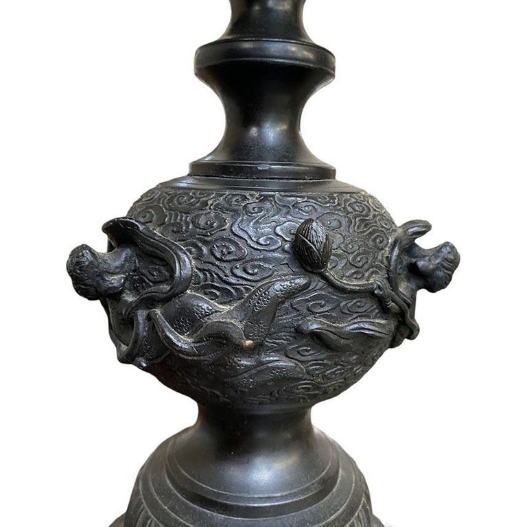 Mid-Century James Mont Style Bronze Chinese-inspired Table Lamp - 10