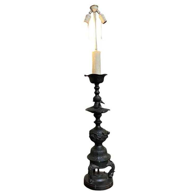 Mid-Century James Mont Style Bronze Chinese-inspired Table Lamp - 4