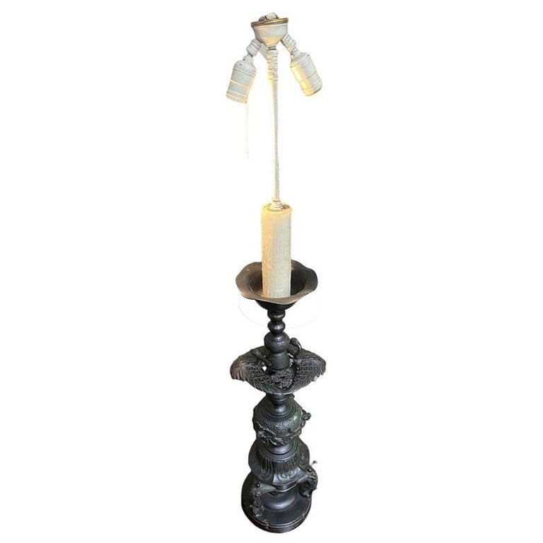 Mid-Century James Mont Style Bronze Chinese-inspired Table Lamp - 5
