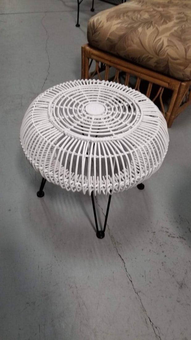 Restored Mid-century Reed Stick Rattan Ottoman Stool w/ Hairpin Legs - 8