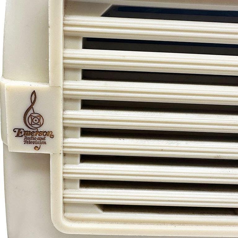 Mid-century 1949 Carrara Ivory Emerson Model 581 Plaskon Vacuum Tube AM Radio - 10