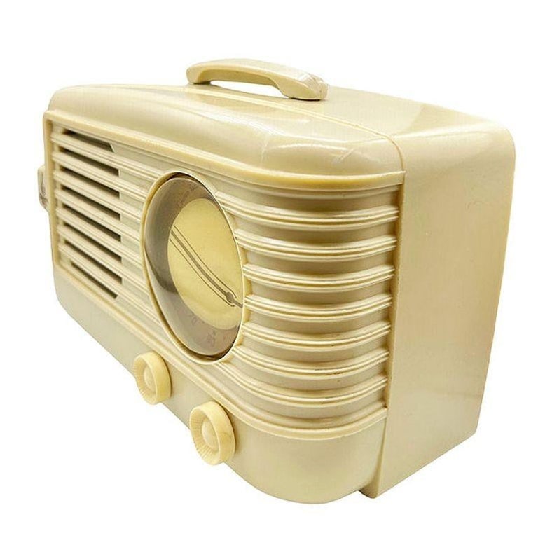 Mid-century 1949 Carrara Ivory Emerson Model 581 Plaskon Vacuum Tube AM Radio - 4