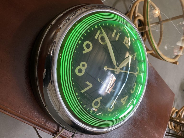 Chrome Art Deco "Chrono Lite-12" Commercial Neon Wall Clock by Seth Thomas, Cir - 7