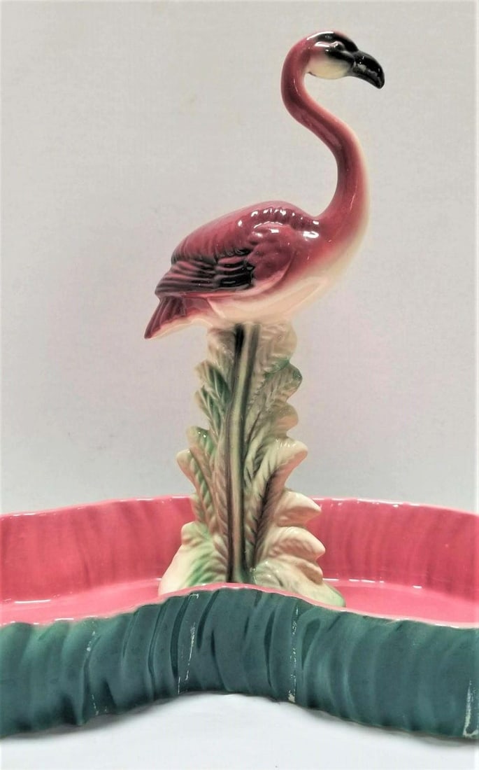 Mid Century Pink and Green Flamingo Ceramic Figurine in Flamingo Pool Tray. - 3