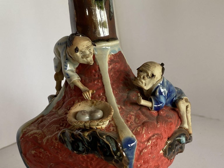 Japanese Sumida Ware Vase with Two Men on Rocky Ledge by Inoue Ryosai II - 13