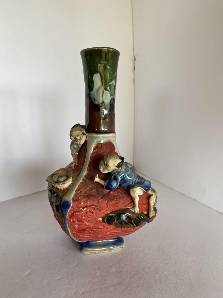 Japanese Sumida Ware Vase with Two Men on Rocky Ledge by Inoue Ryosai II - 3