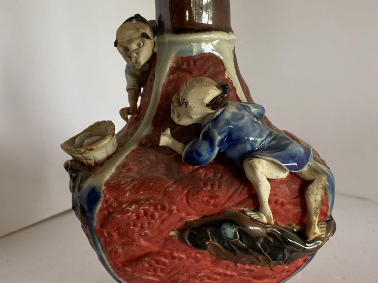 Japanese Sumida Ware Vase with Two Men on Rocky Ledge by Inoue Ryosai II - 6