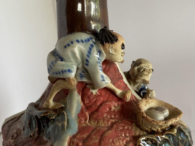 Japanese Sumida Ware Vase with Two Men on Rocky Ledge by Inoue Ryosai II - 7