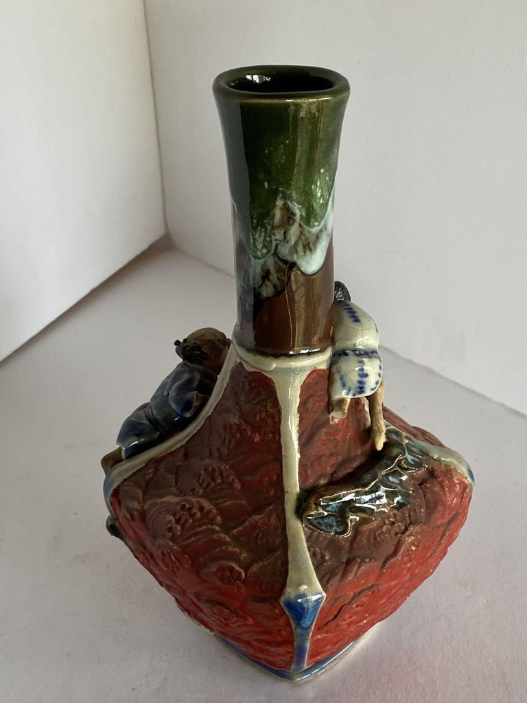 Japanese Sumida Ware Vase with Two Men on Rocky Ledge by Inoue Ryosai II - 9