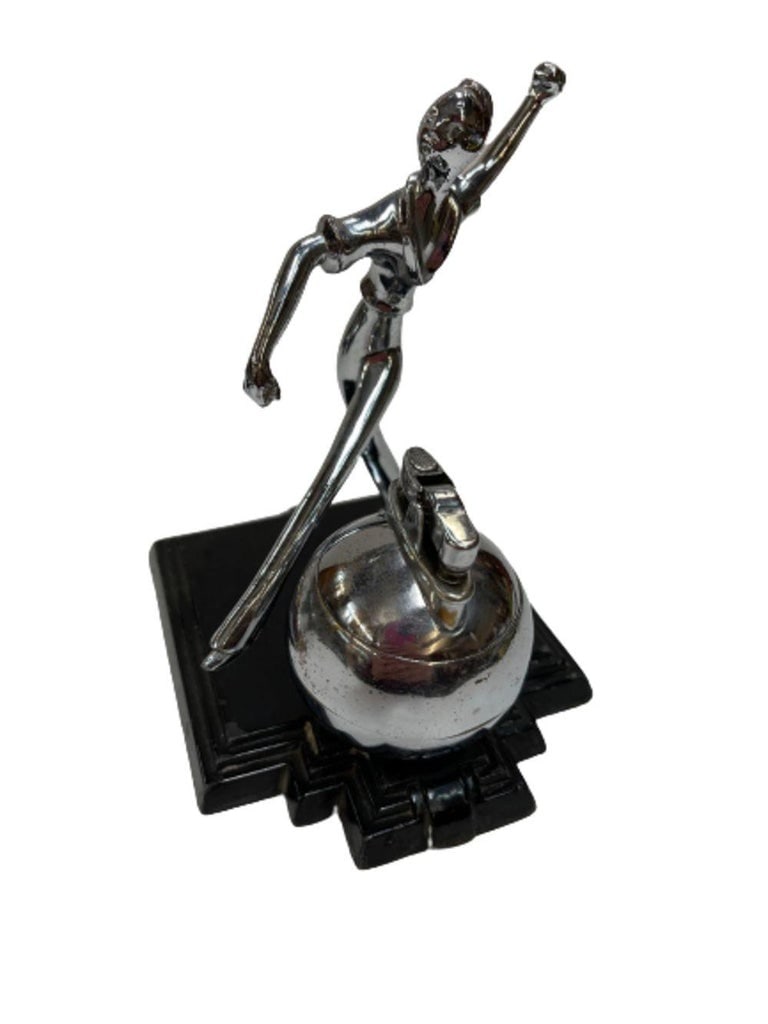 Art Deco Ball Player Table Table Lighter with Base by Ronson - 4
