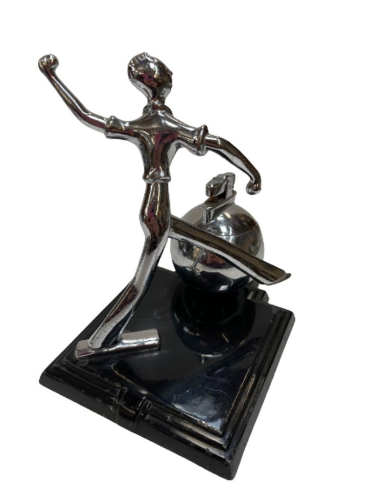 Art Deco Ball Player Table Table Lighter with Base by Ronson - 5