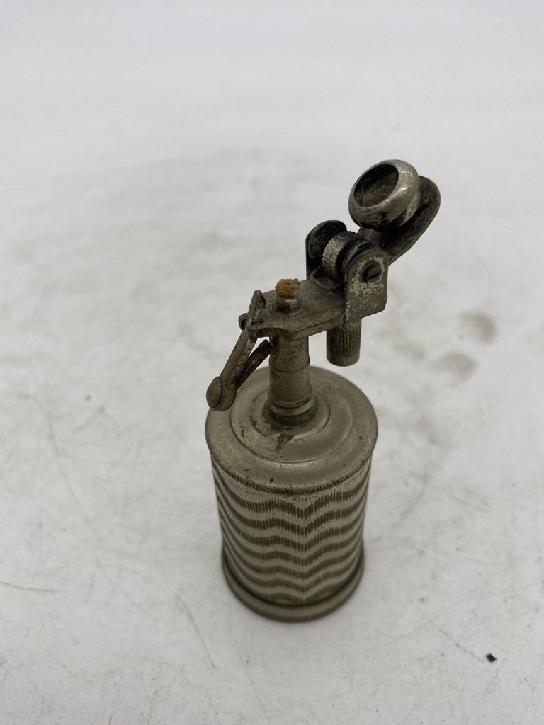 Hand Etched Cylinder Table Lighter, Circa 1930 - 4