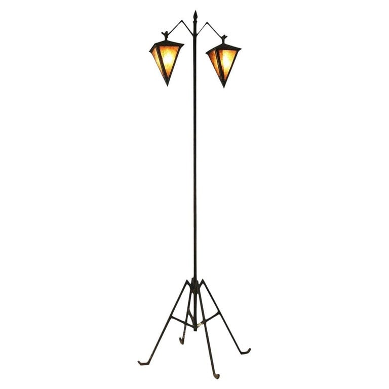 Early 20th Century Iron Floor Lamp Fashioned After Chase McArthur - 2