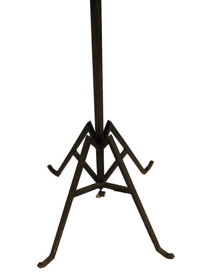 Early 20th Century Iron Floor Lamp Fashioned After Chase McArthur - 4