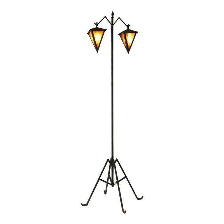 Early 20th Century Iron Floor Lamp Fashioned After Chase McArthur - 5
