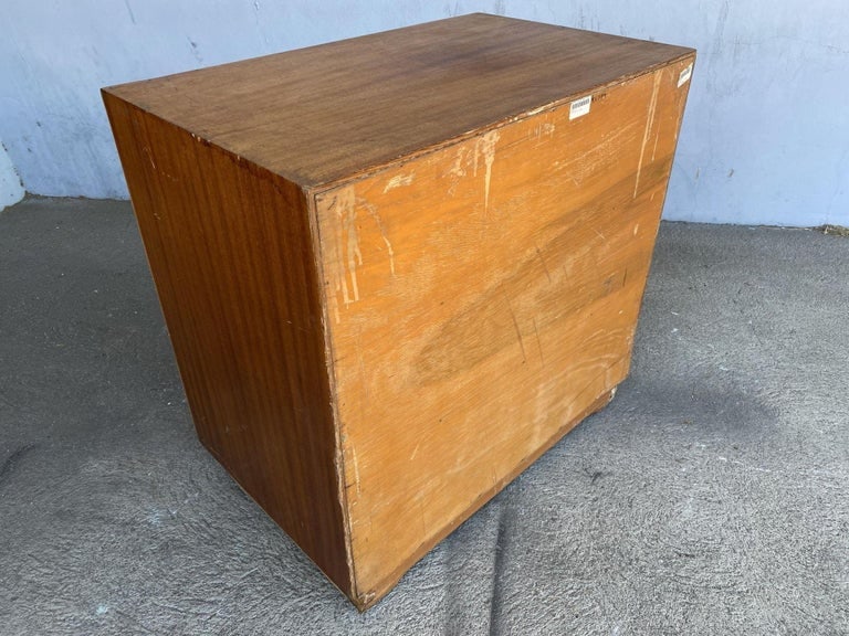 Restored Mahogany Lowboy Dresser Nightstand W/ Rattan Accents - 10