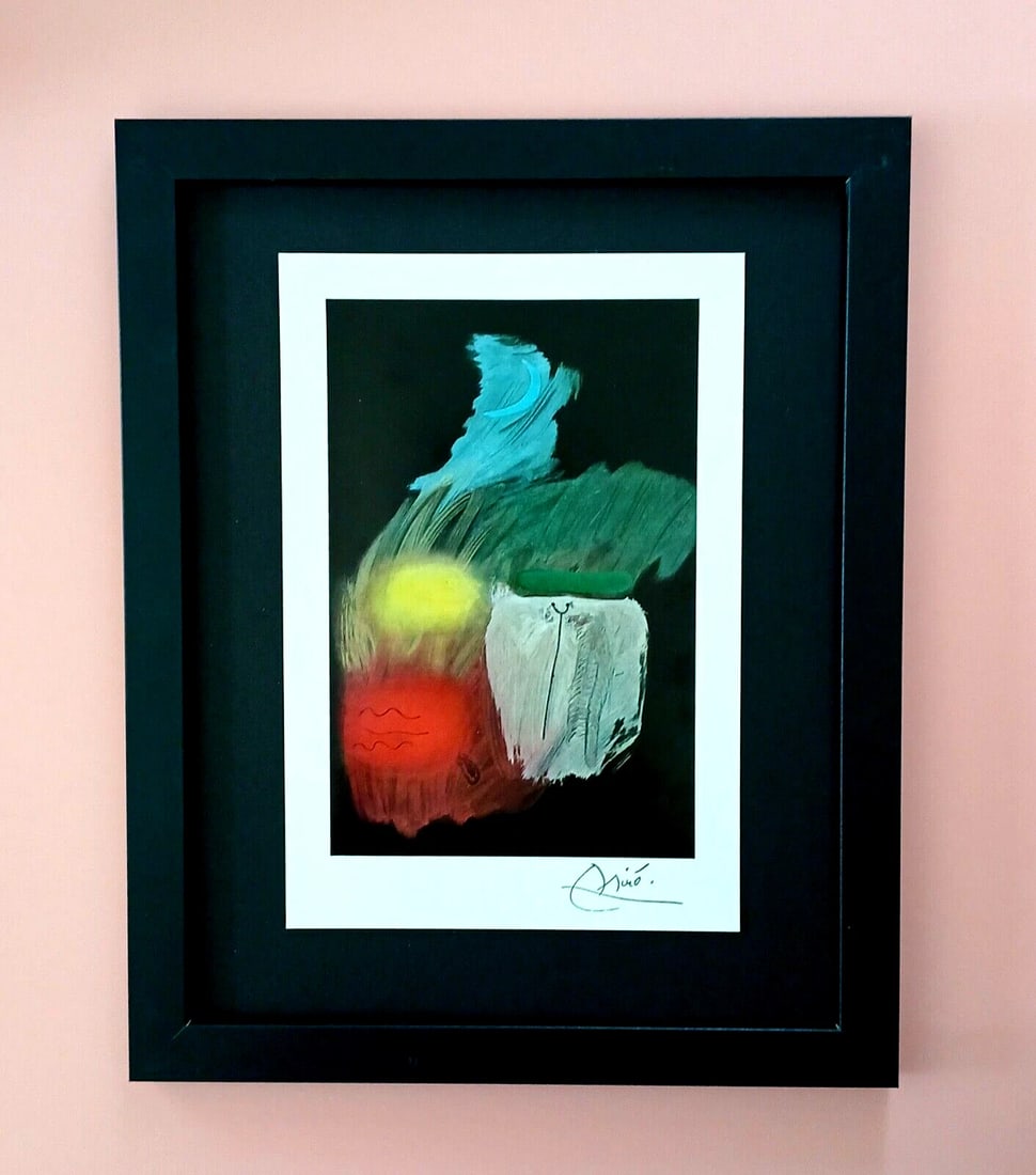 JOAN MIRO + BEAUTIFUL 1962 SIGNED PRINT + VINTAGE + FRAMED: This is a Beautiful and Scarce Vintage 1962 Print JOAN MIRO FACSIMILE SIGNED IN INK Artwork size roughly 10 x 8 in. Hand Tipped and Mounted in a black acid free black board and framed. Covering