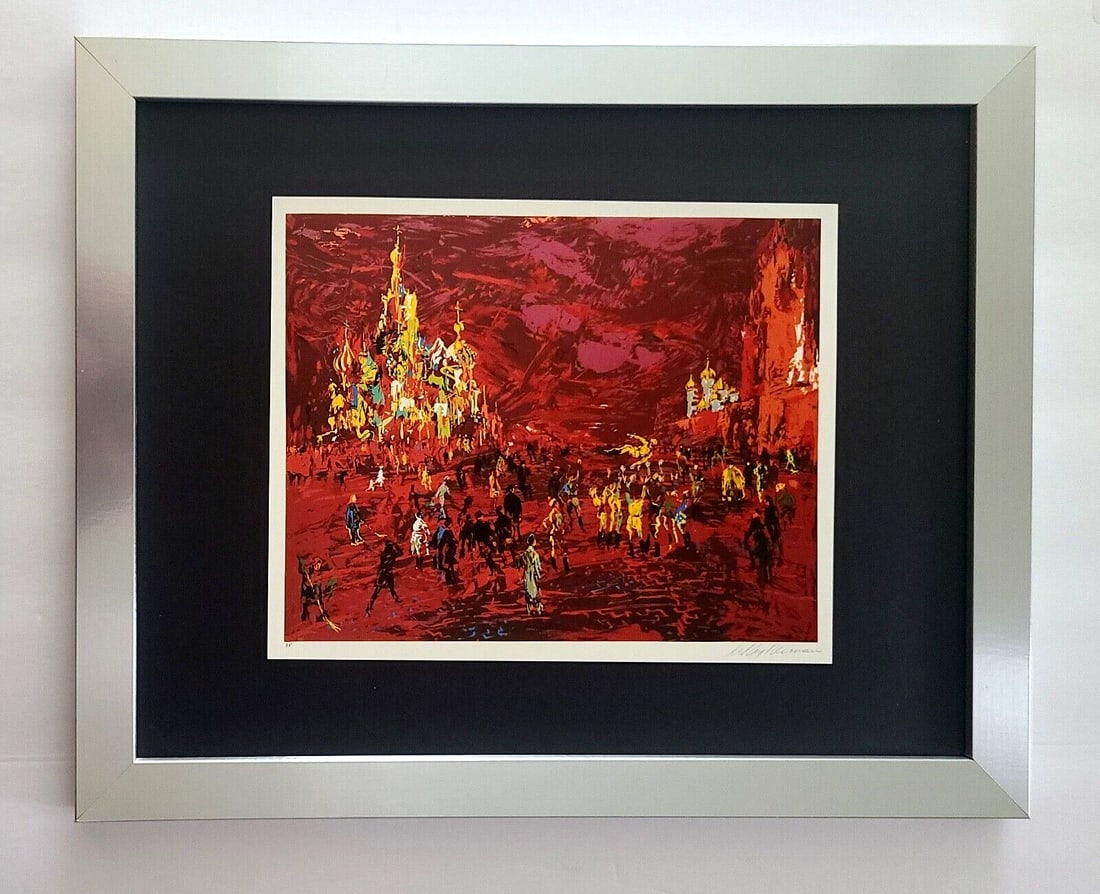 LEROY NEIMAN + MOSCOW USSR RED SQUARE + CIRCA 1990'S + SIGNED PRINT FRAMED: We have for Sale this LEROY NEIMAN AWESOME VINTAGE PRINT " MOSCOW RED SQUARE " SIGNED ON THE PLATE FULL OF COLOR PRINT SIZE OF THE PRINT: 10 X 8 in NEW FRAME COVERS AN AREA OF 15 X 12 in MOUNTED AND