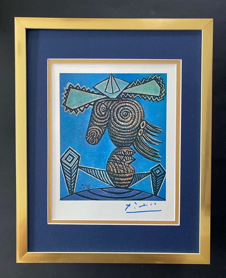 PABLO PICASSO 1948 BEAUTIFUL SIGNED PRINT MATTED 11 X 14: This is a Beautiful and Scarce 1948 Print After PABLO PICASSO " Figure " FACSIMILE SIGNED IN BLUE INK Professionally Double Matted to be Framed at Home on your Favorite 11 x 14 Printed in Beautiful Pa