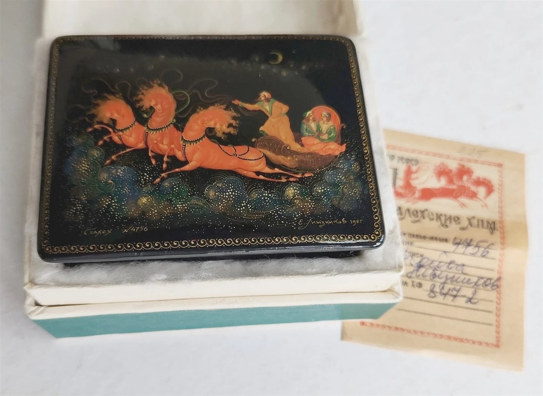 RUSSIAN PALEKH SCHOOL 1985 HAND PAINTED LACQUER BOX TROIKA vintage ARTIST SIGNED - 2