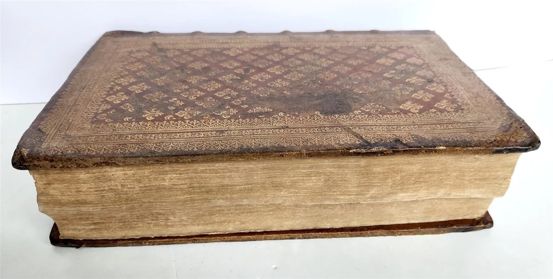 1659 Histoire de la Guerre de Flandre antique FOLIO FRENCH ROYAL PATTERN BINDING - 6
