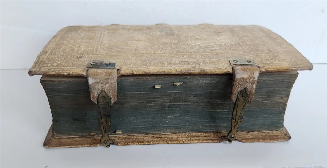 1664 COUNCIL OF TRENT antique decorative PIGSKIN over WOOD BINDING w/ CLASPS - 3