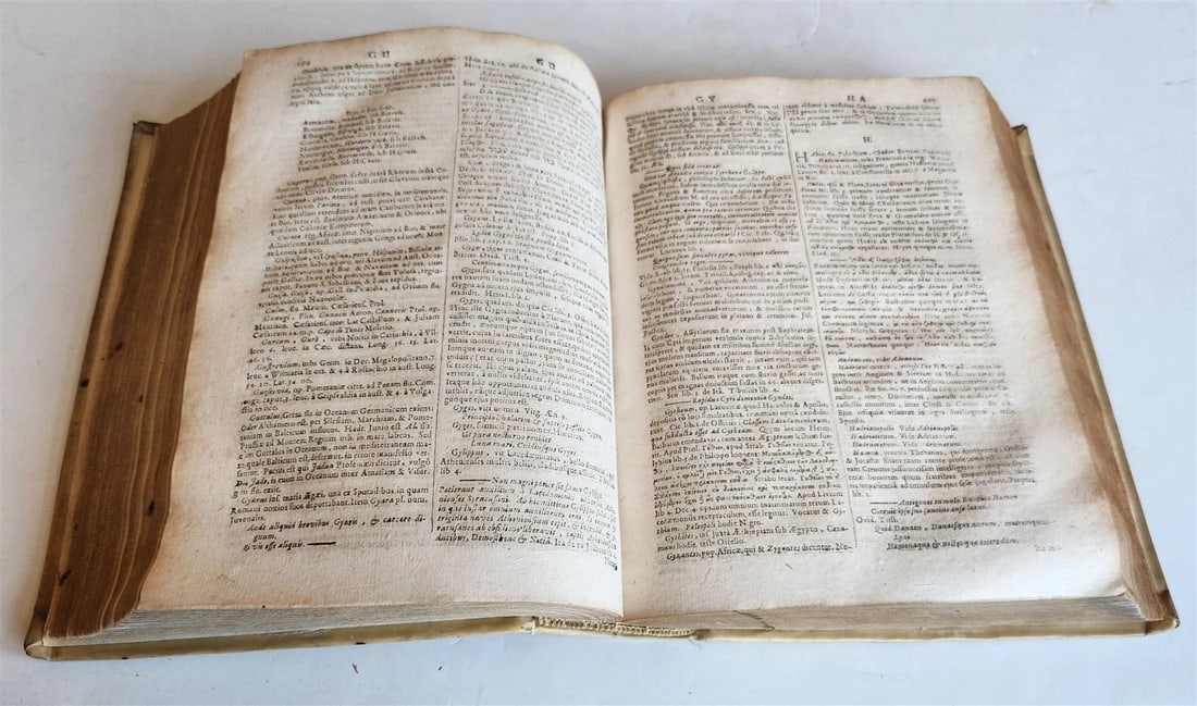 1693 DICTIONARY HISTORICAL GEOGRAPHICAL & POETICAL antique VELLUM BOUND 17th C. - 4