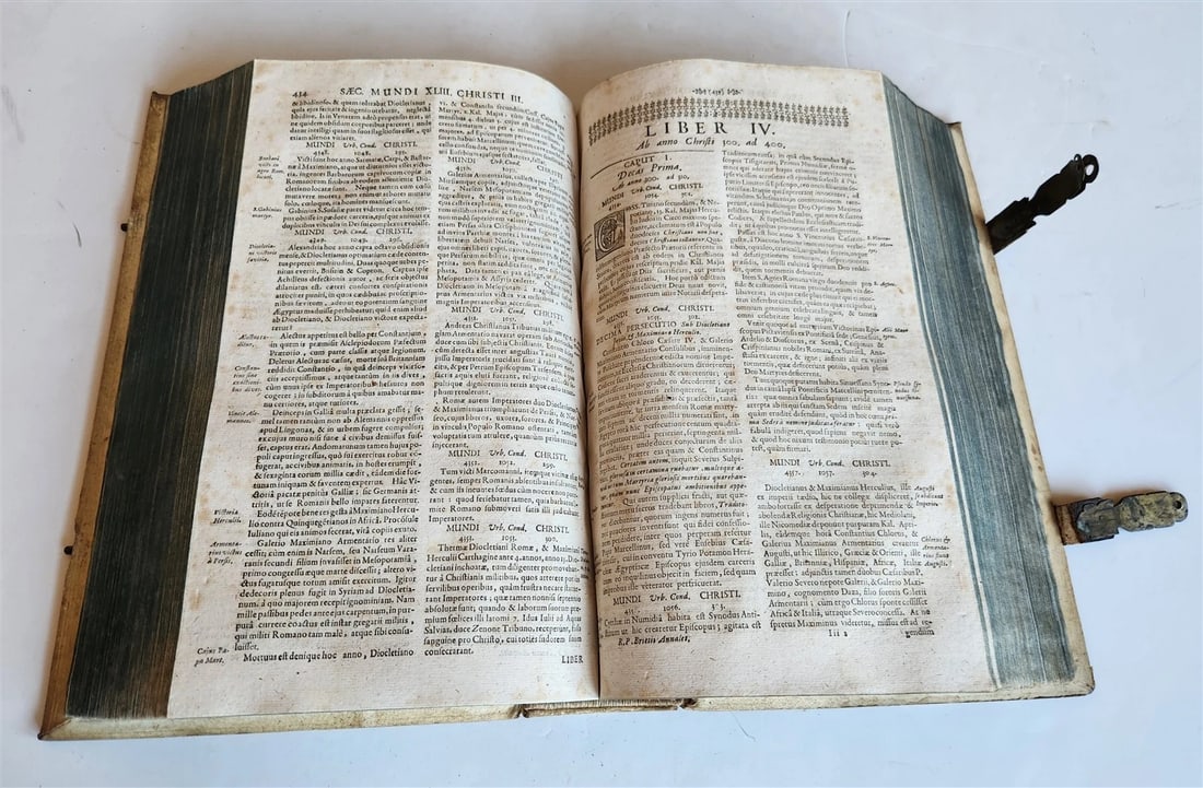 1696 WORLD'S CHRONICLE antique PIGSKIN BOUND FOLIO w/ CLASPS decorative - 10