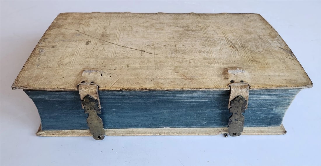 1696 WORLD'S CHRONICLE antique PIGSKIN BOUND FOLIO w/ CLASPS decorative - 4