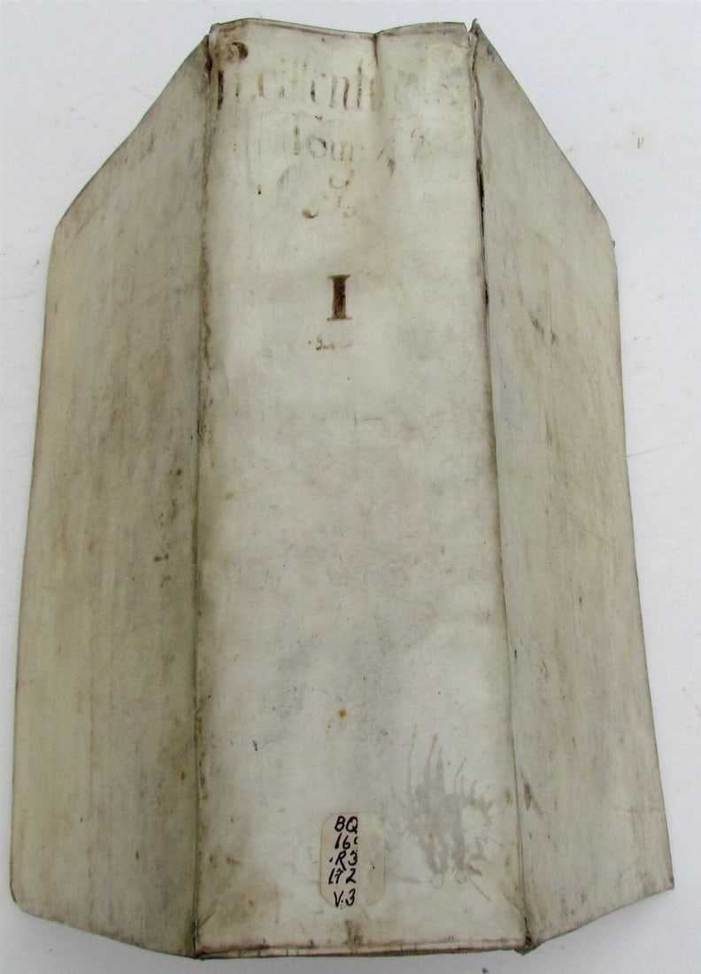 1729 VELLUM BOUND ANTIQUE FOLIO JUS CANONICUM UNIVERSUM by R.P.F. ANACLETO: Ingolstadt, Bavaria, Germany, 1729 Vol. 1 Folio (4 by 8.5 by 13.5") Crack to the upper part of the spine, visible on the photos. Foxing, toning. Ex-library. (23) Refund Policy: We will issue a FUL