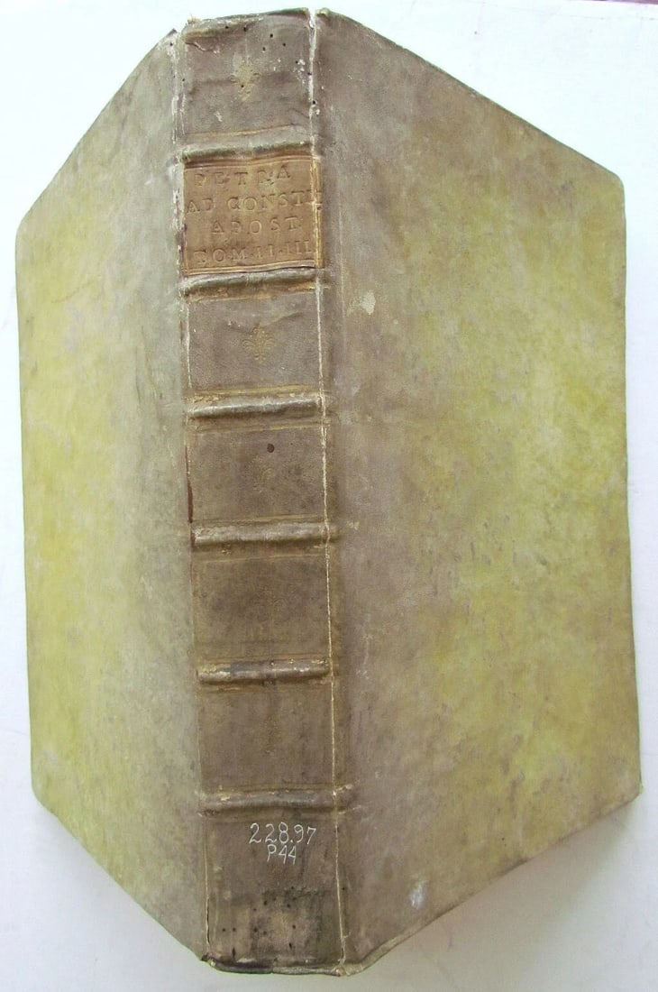 1729 ANTIQUE VELLUM BOUND FOLIO Commentaria ad constitutiones apostolicas VENICE: Commentaria ad constitutiones apostolicas, seu, Bullas singulas summorum pontificum in bullario Romano contentas secundu`m collectionem Cherubini : incipientes a divo Leone Magno. Tomus II-V., by
