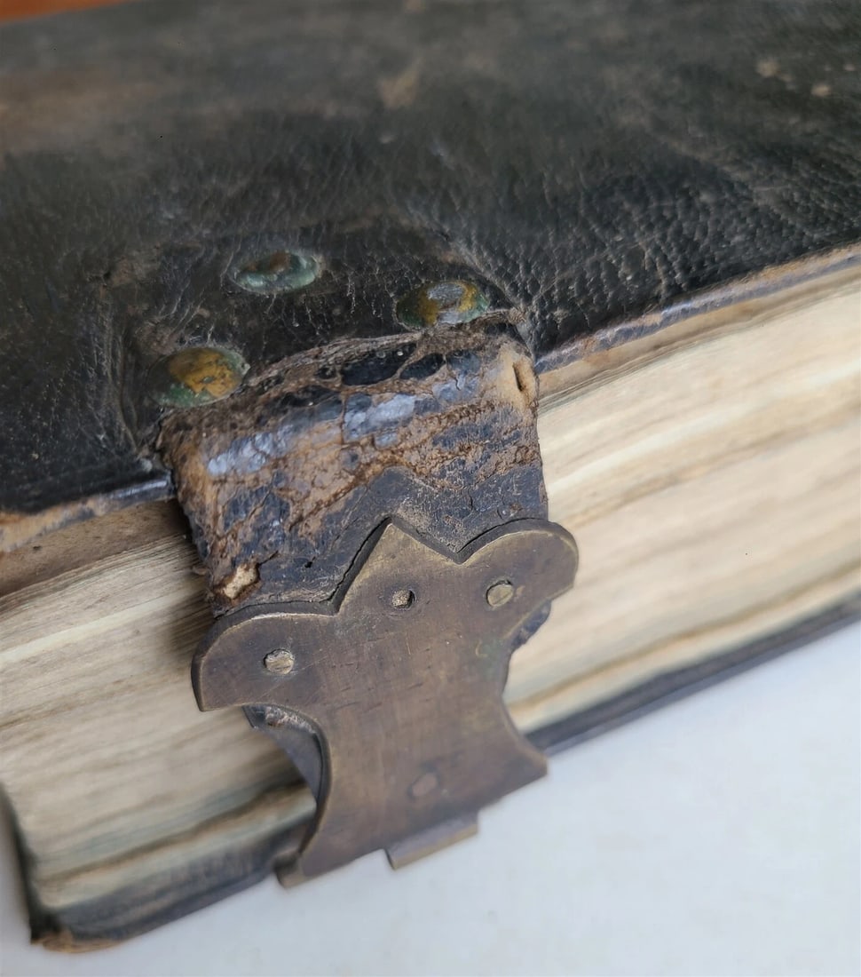 1751 BREVARIUM ROMANUM antique leather w/ brass clasps - 11