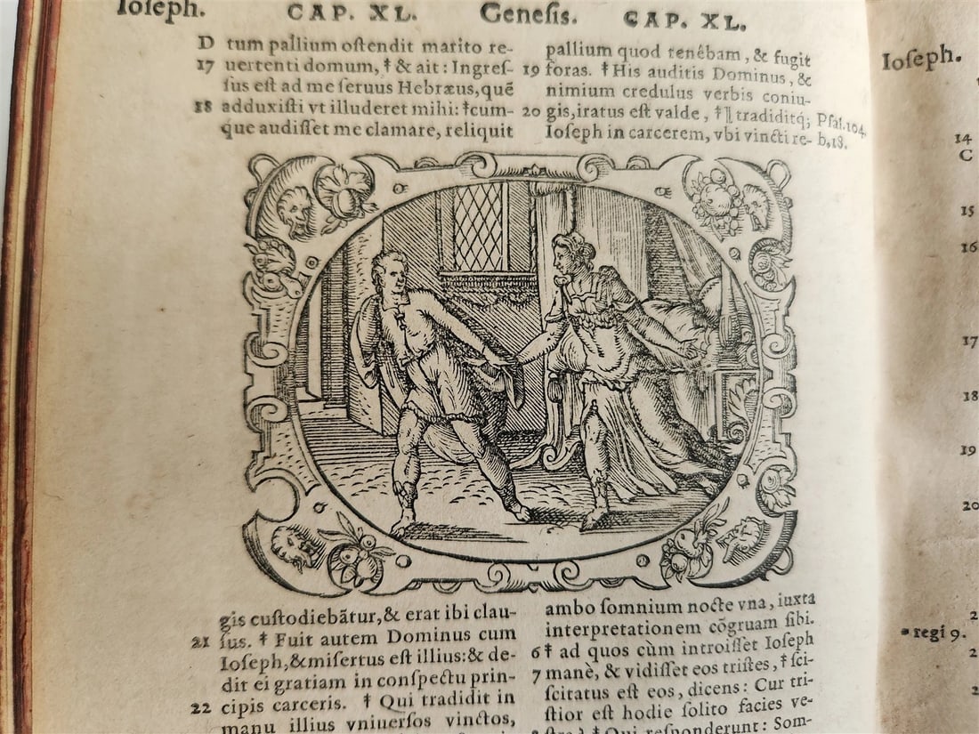 1571 BIBLE in LATIN ILLUSTRATED w/ 135 WOODCUTS antique PIGSKIN w/ METAL CORNERS - 10
