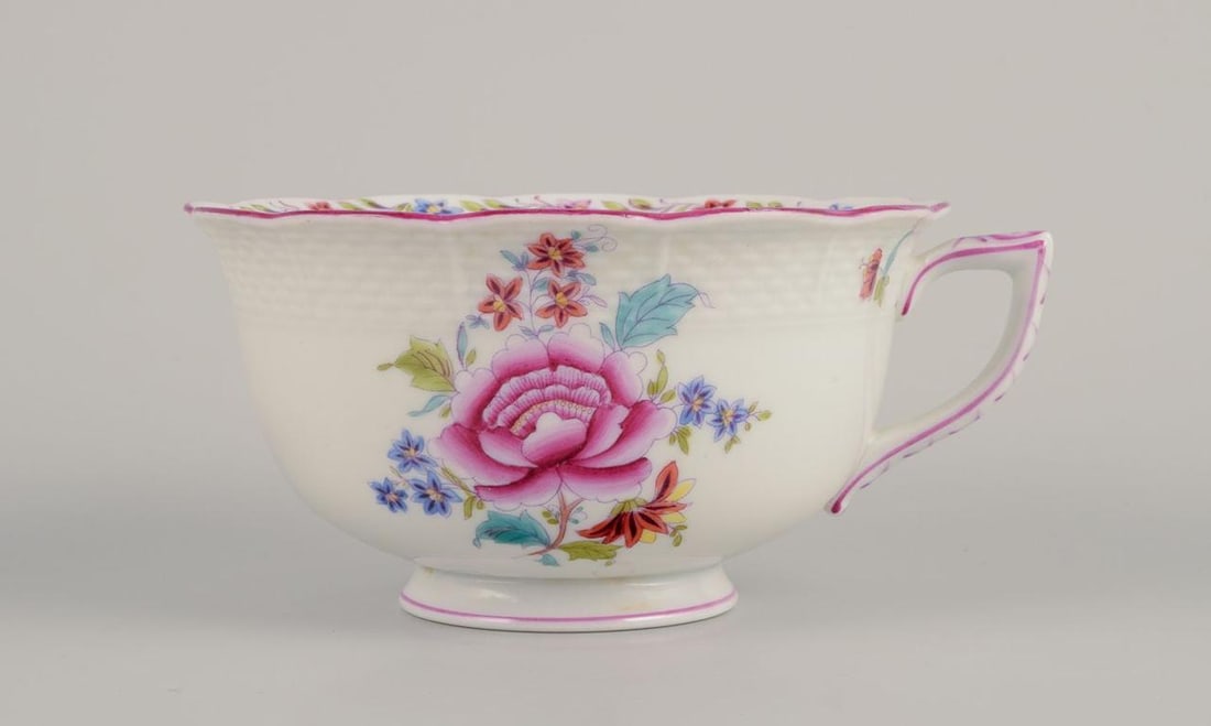 Herend, three pairs of large porcelain teacups with saucers. Dated 1944 - 4