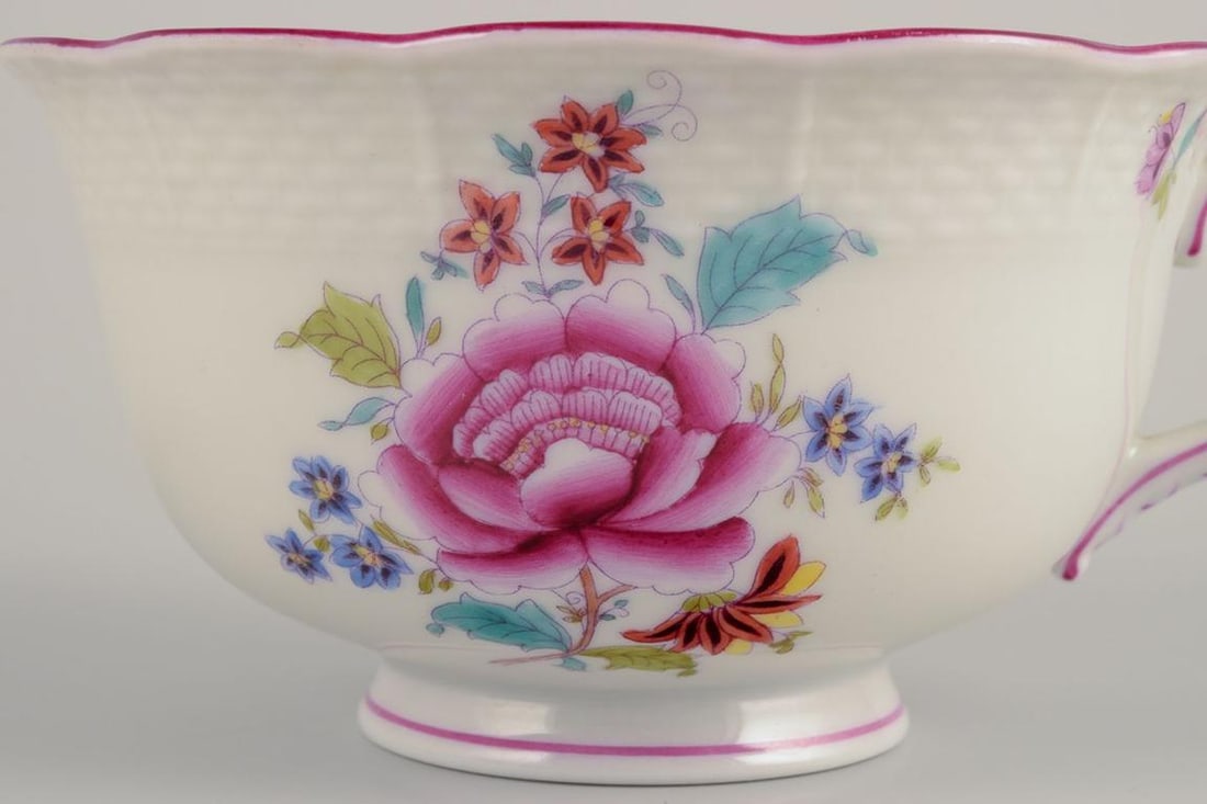 Herend, three pairs of large porcelain teacups with saucers. Dated 1944 - 6