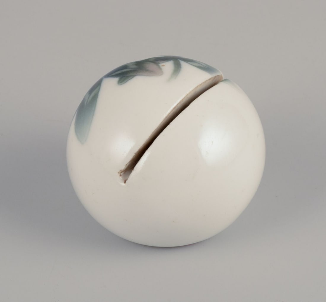 Bing & Grondahll. Art Nouveau porcelain place card holder. - 3