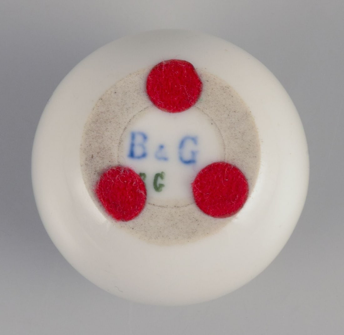 Bing & Grondahll. Art Nouveau porcelain place card holder. - 6
