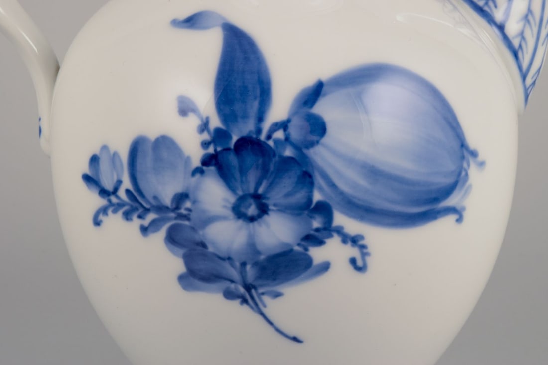 Royal Copenhagen Blue Flower. Porcelain coffee pot. Approx. 1930s. - 5