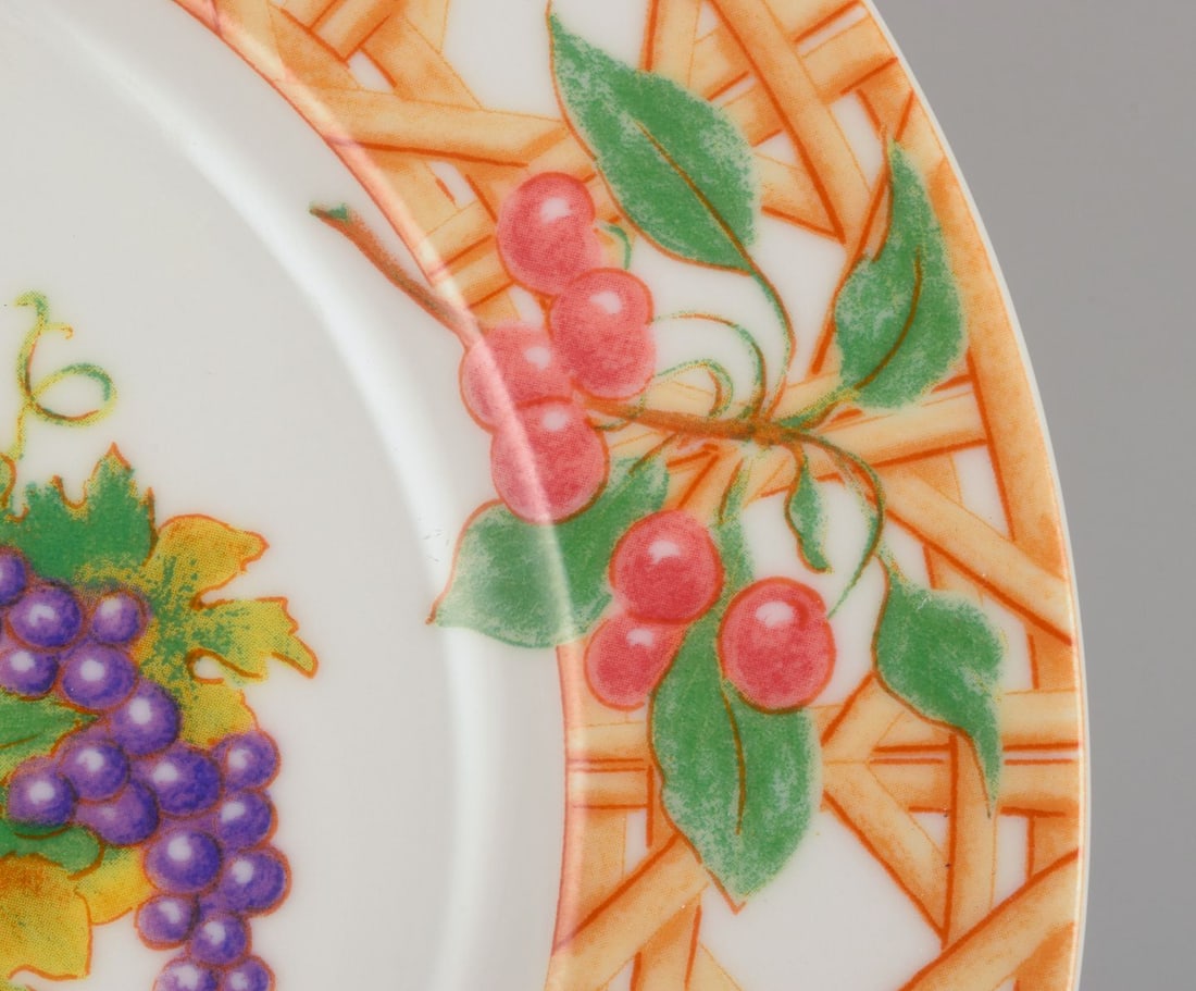 Christian Dior, Paris. Two Tutti Fiori, Tutti Frutti porcelain plates. Late 20th C. - 5