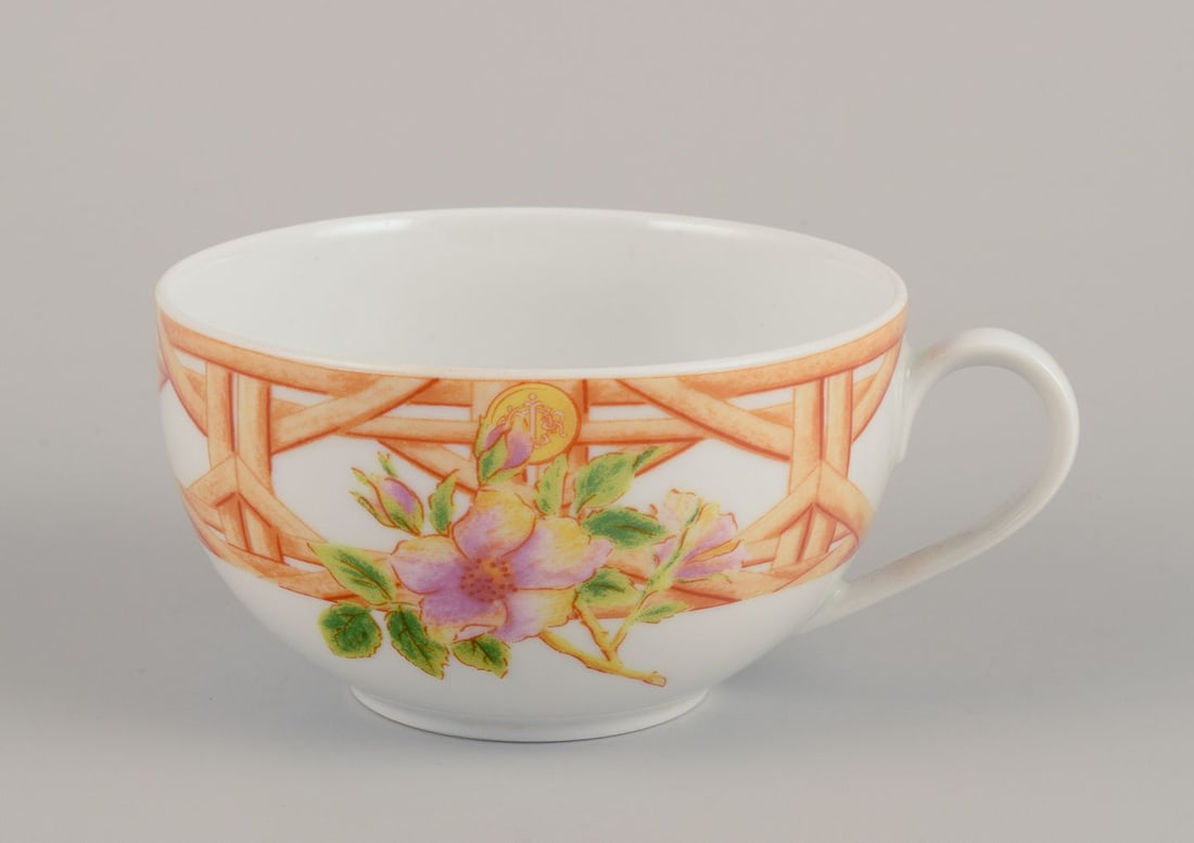 Christian Dior, Paris. Two pairs of coffee cups and saucers. Floral motif. Late 20th C. - 3