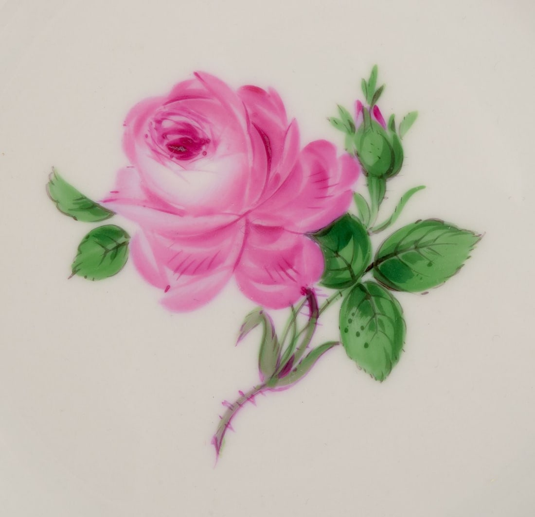 Meissen, Germany. Five "Pink Rose" plates in porcelain. Ca. 1920/30s. - 3